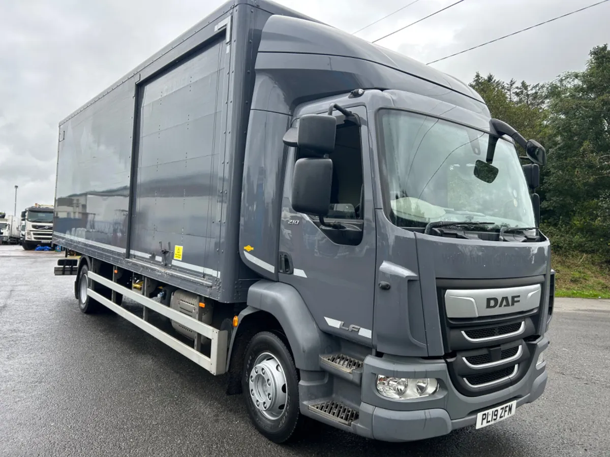 2019 Daf lf 210 16 ton box or chassis cab - Image 3