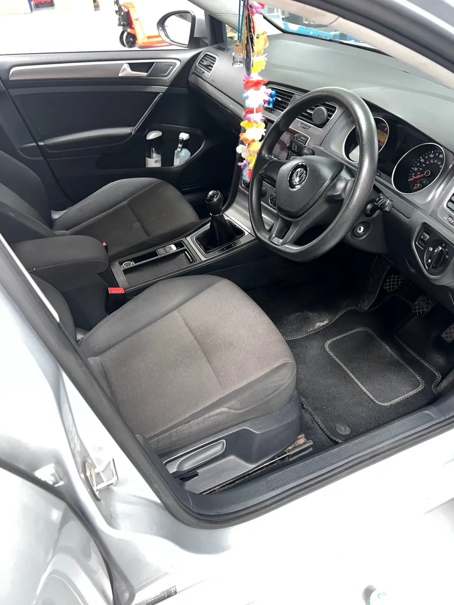 Volkswagen Golf 2013 - Image 2