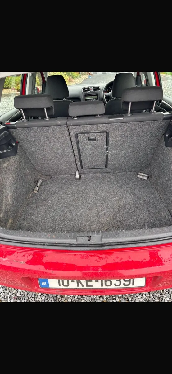 Volkswagen Golf 2010 - Image 2