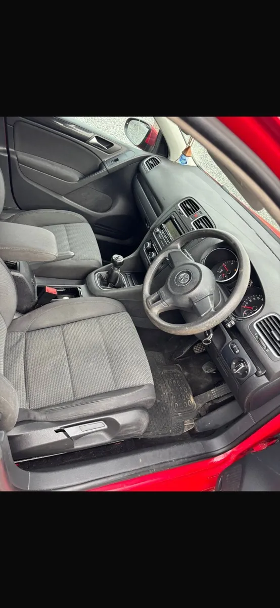 Volkswagen Golf 2010 - Image 3