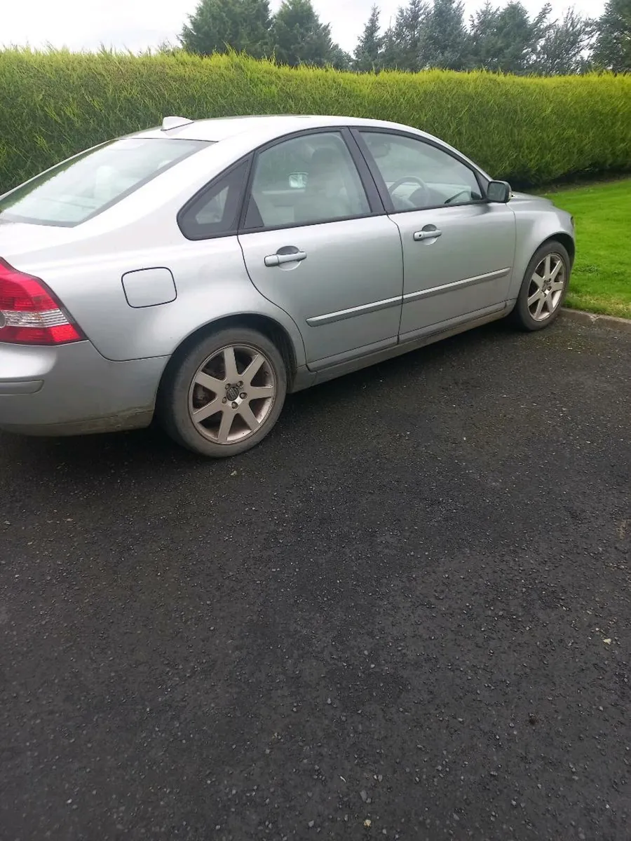 Car - Image 2