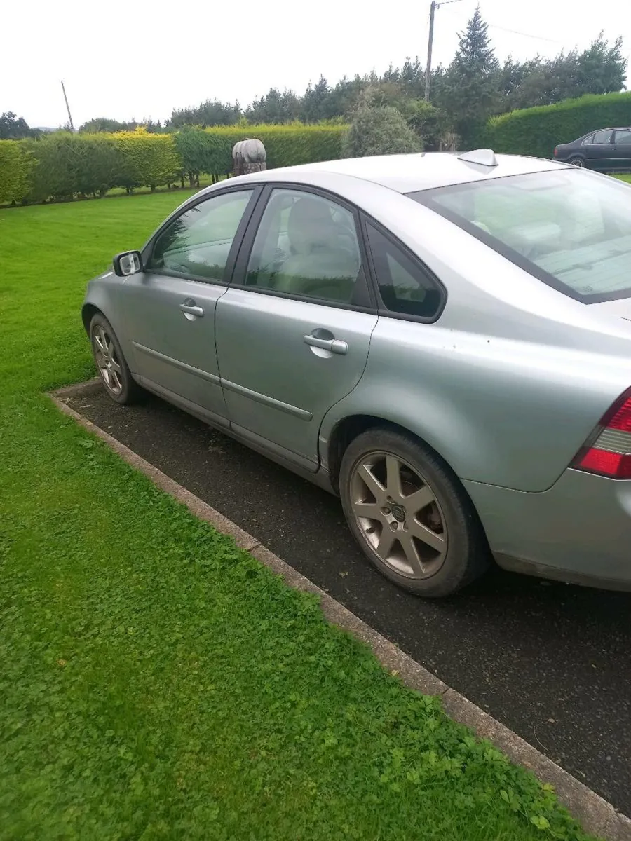 Car - Image 4