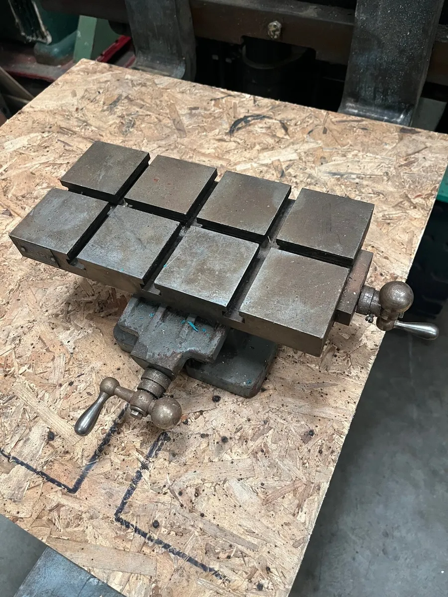 X&Y Axis moving table - Image 1