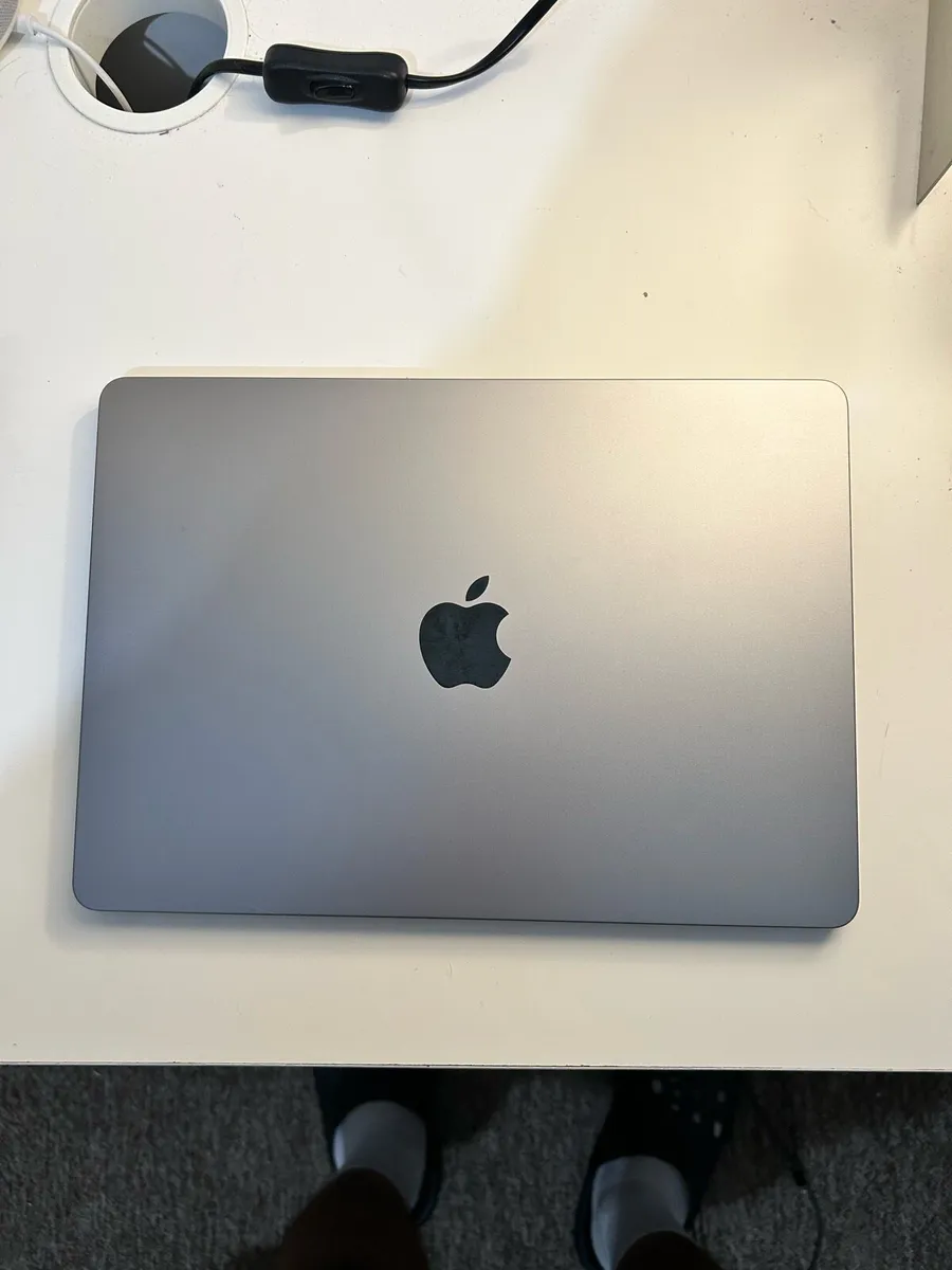 MacBook Air - Image 1