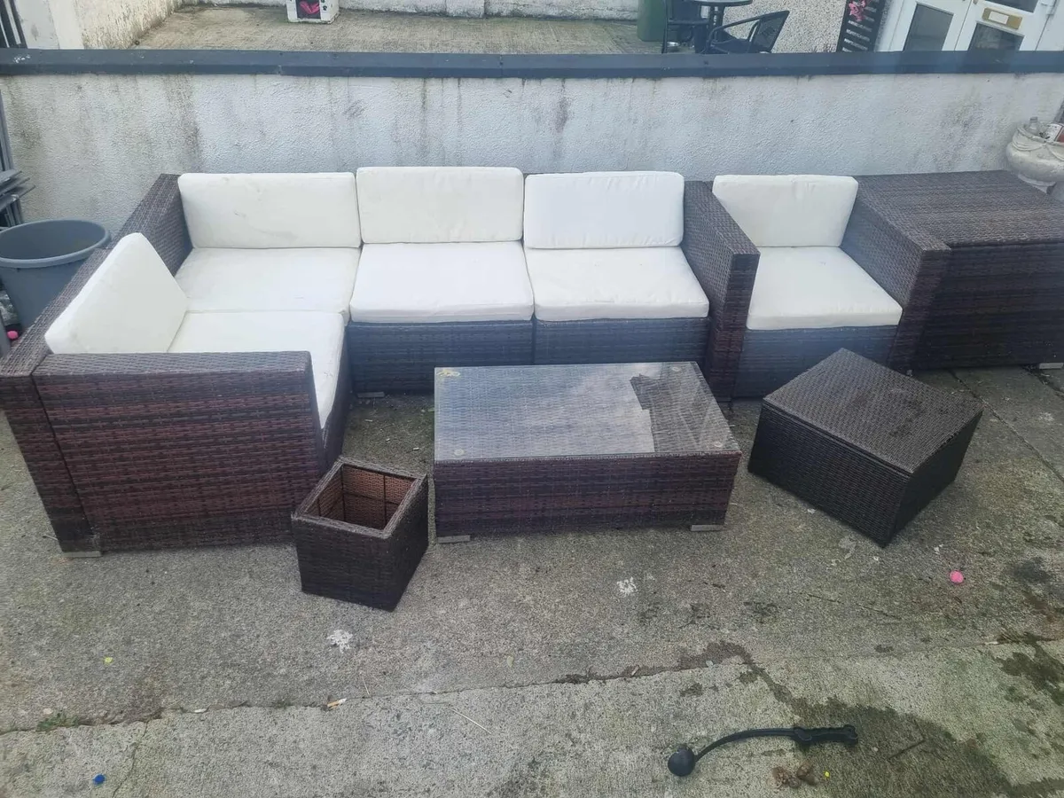 L shaped garden furniture - Image 1