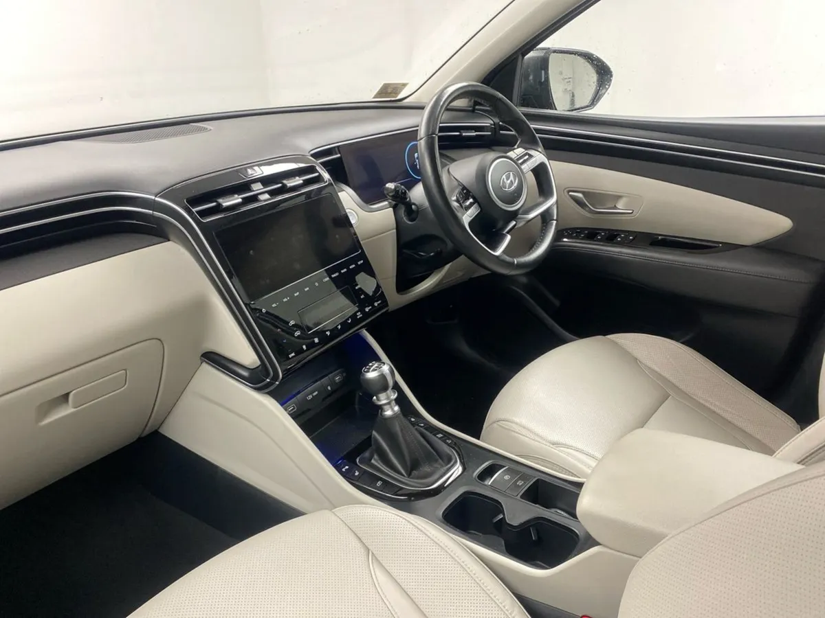 Hyundai Tucson 2WD Executive Plus - Image 3