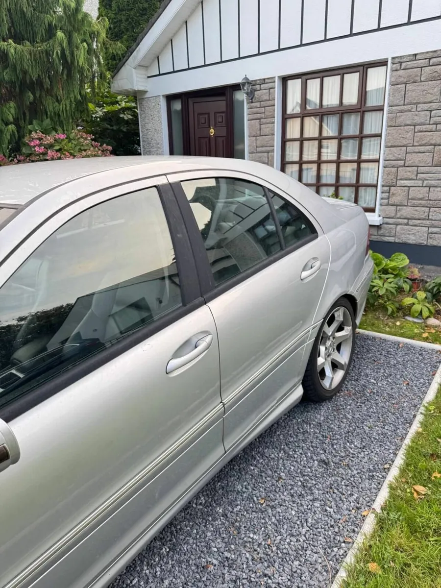 Mercedes-Benz C-Class 2006 - Image 3