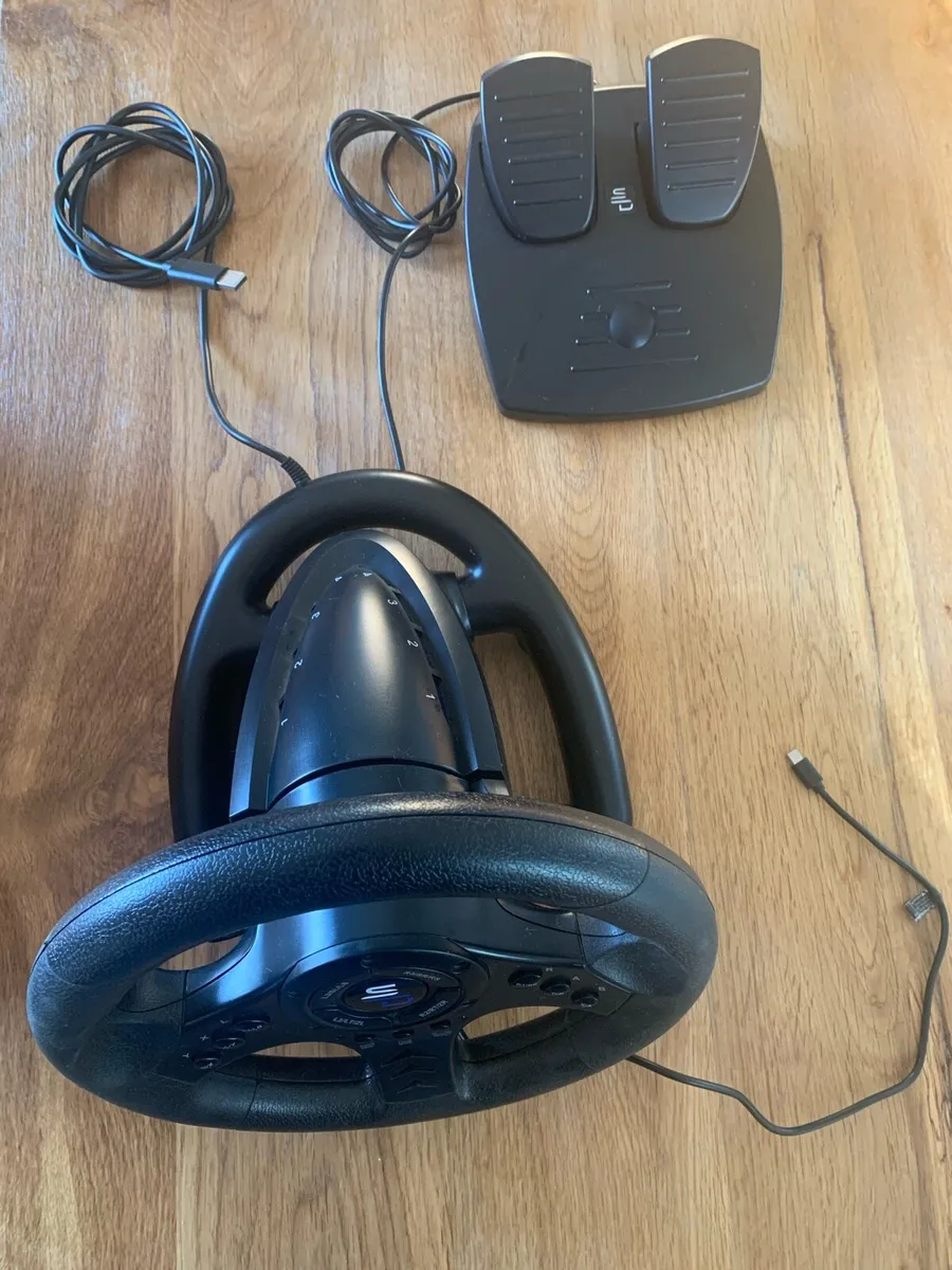 Xbox Racing Wheel - Image 1