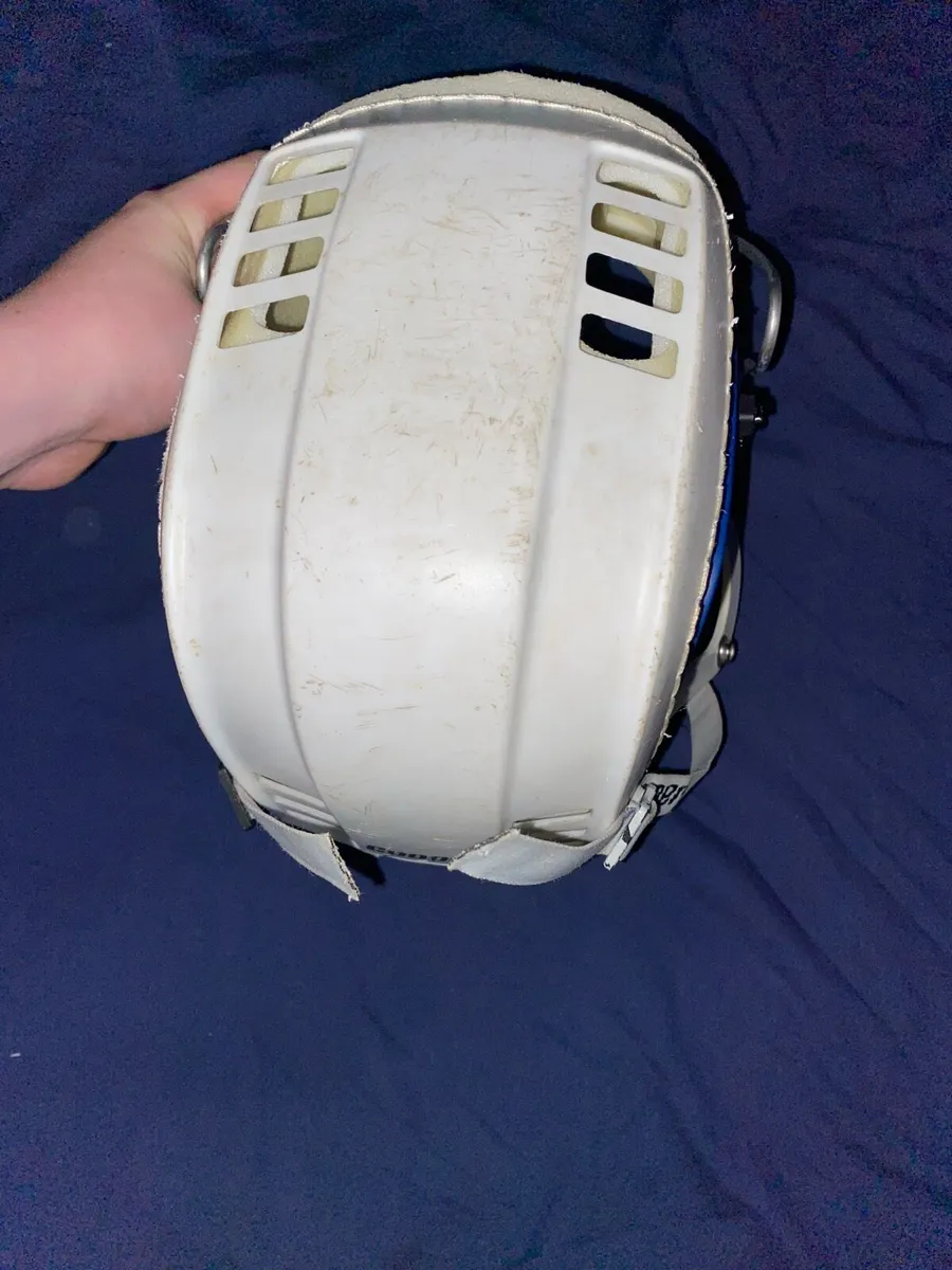 Hurling helmet - Image 3