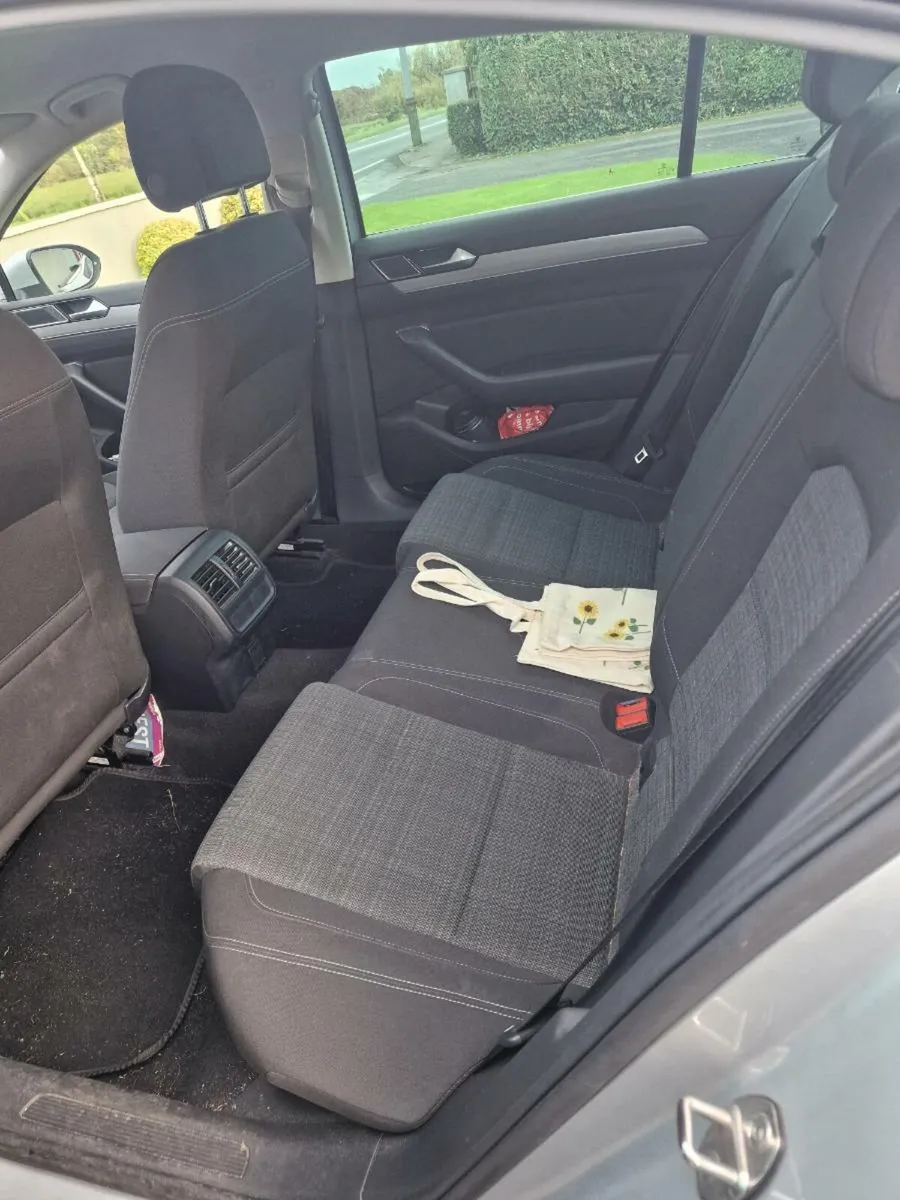 VW Passat - Image 4
