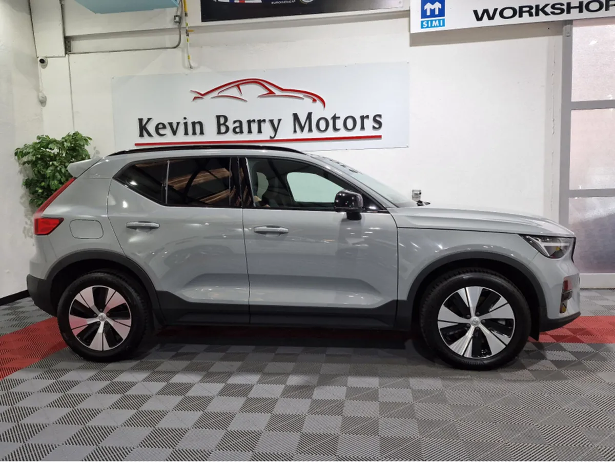 Volvo XC40 T4 PLUS DARK RECHARGE AUTOMATIC **ONE O - Image 4