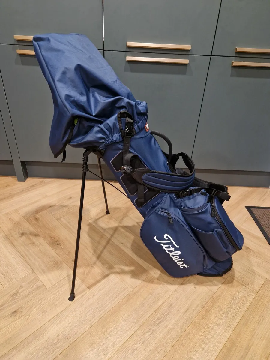 Titleist Players 4 carry golf bag - Image 1