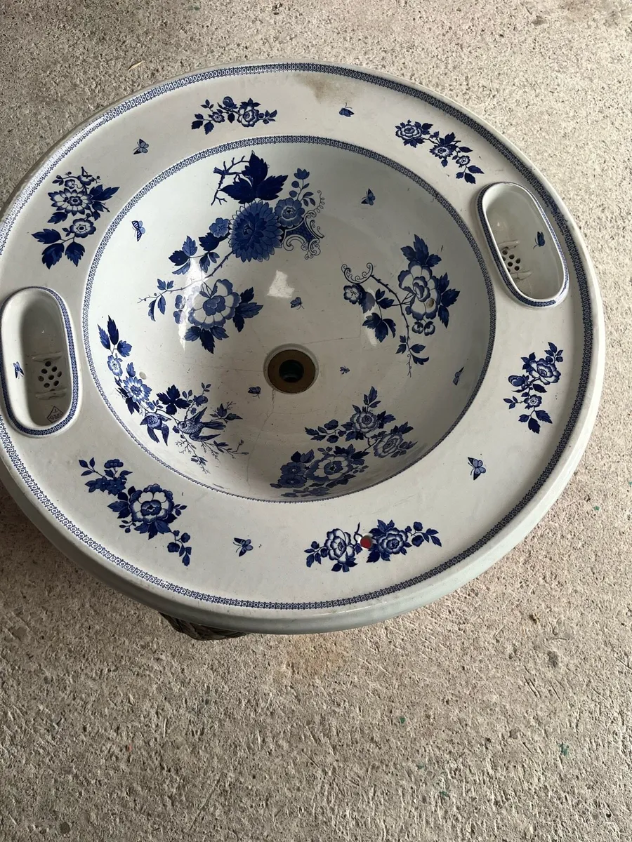 Old sink - Image 2