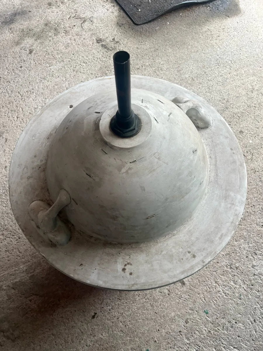 Old sink - Image 4