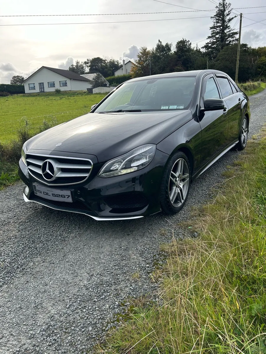 Mercedes E 220 - Image 1