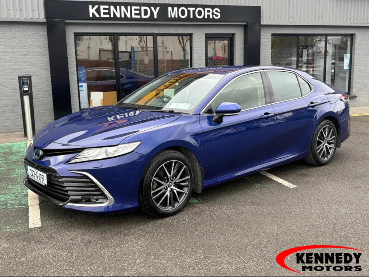 Toyota Camry PLATINUM EDITION 4 4DR AUTO - Image 1