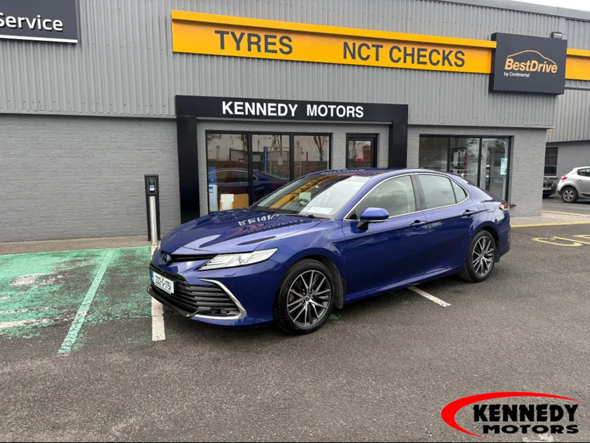 Toyota Camry PLATINUM EDITION 4 4DR AUTO - Image 2
