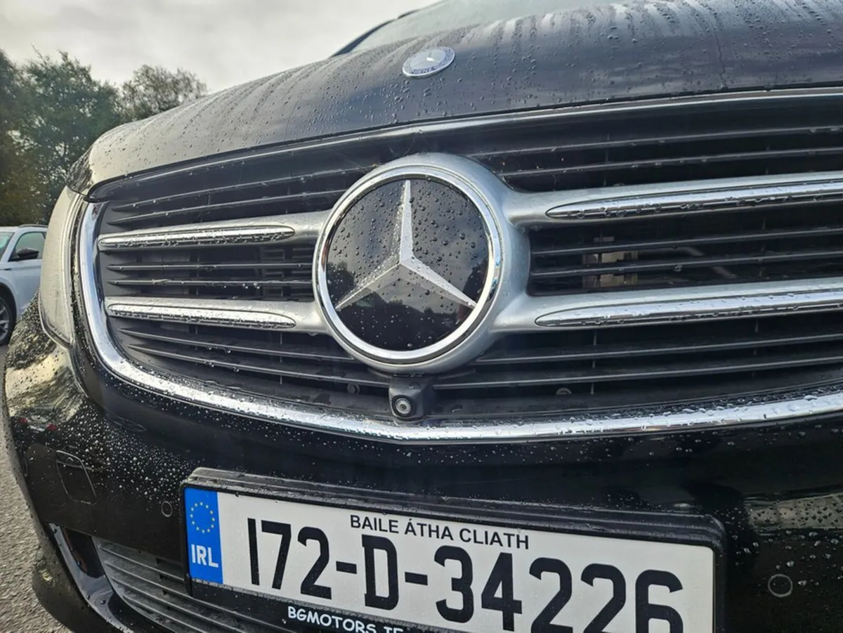 Mercedes-Benz V-Class V220 CDI Auto 7 Seater - Image 4