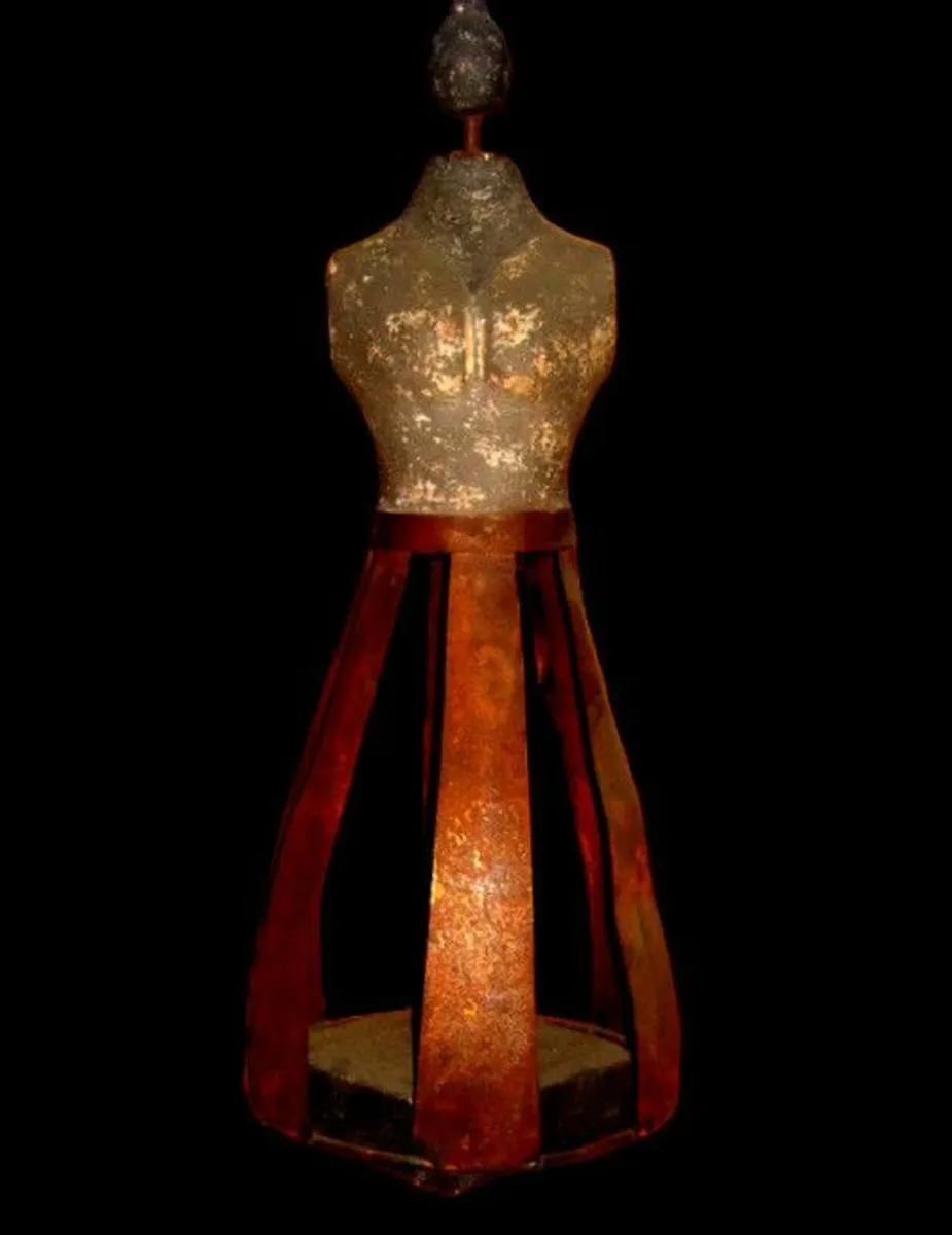 Vintage 'Harrods Cage Doll' Signed Statue - Image 4