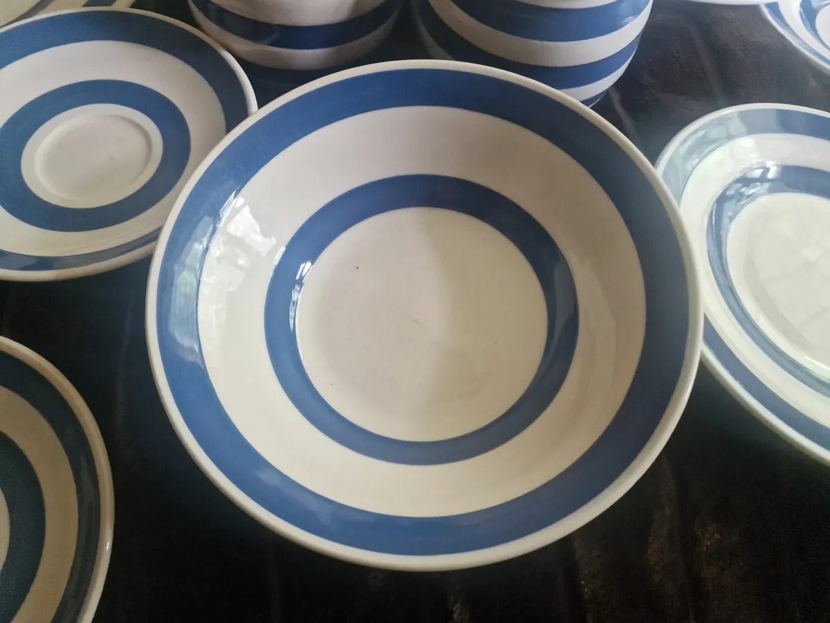 Pottery. - Image 3