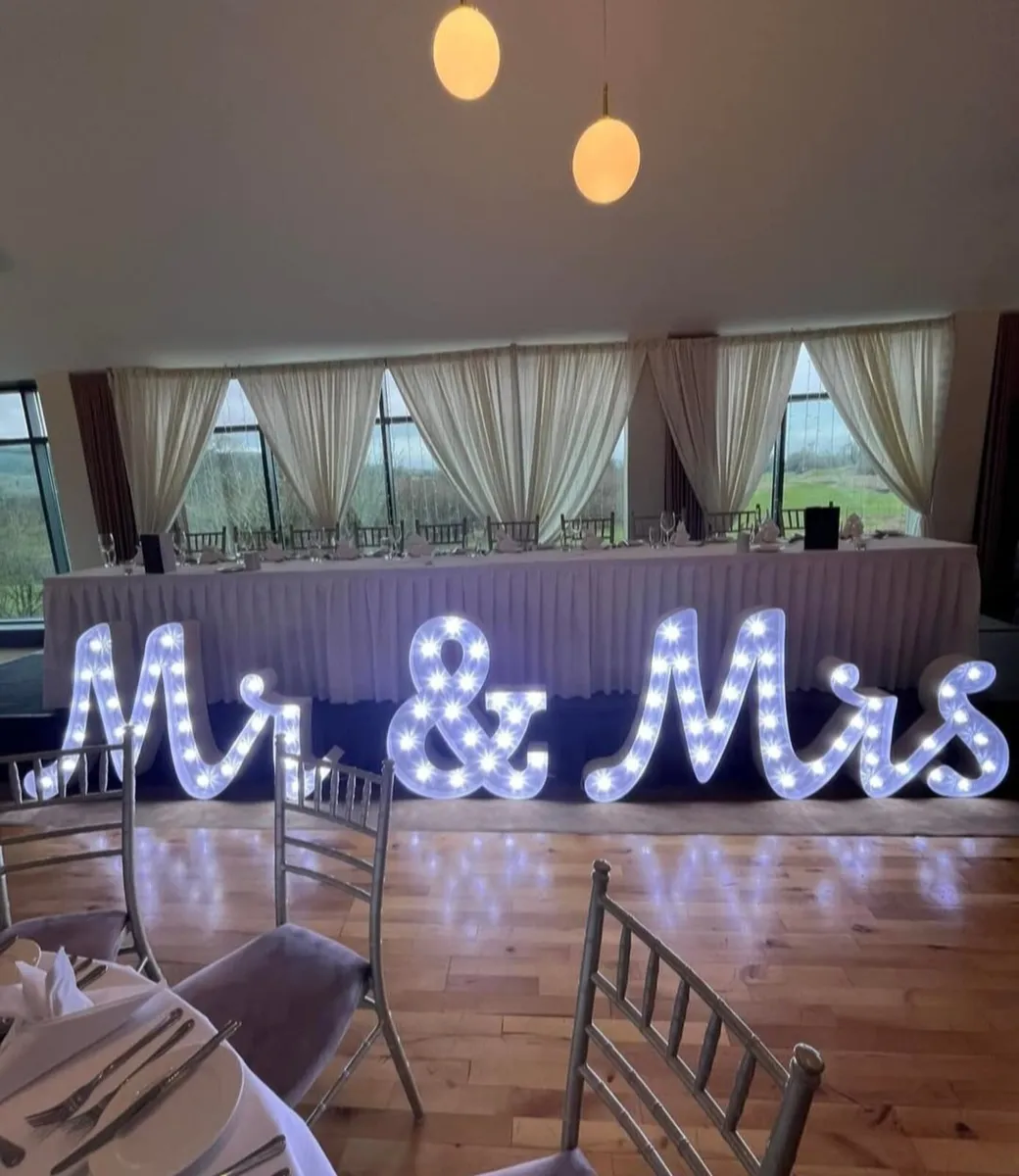 Wedding photobooth, Led letters, audio phone sweet - Image 1