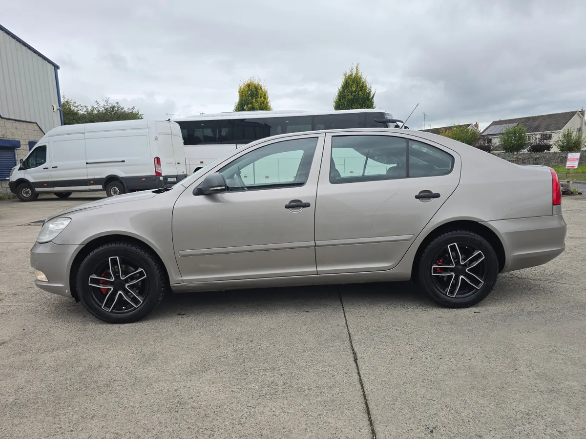 Skoda Octavia 1.6 tdi 2012 - Image 4