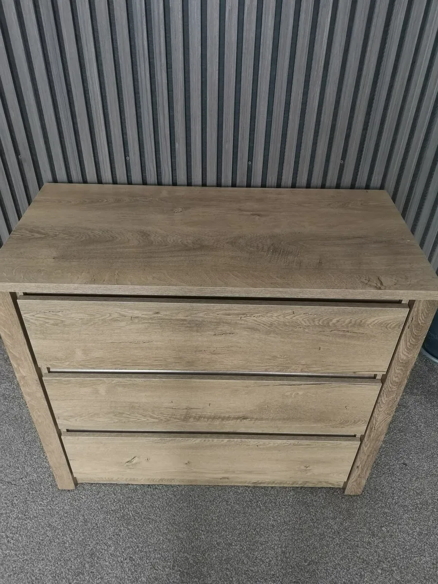 3 drawer chest - Image 1