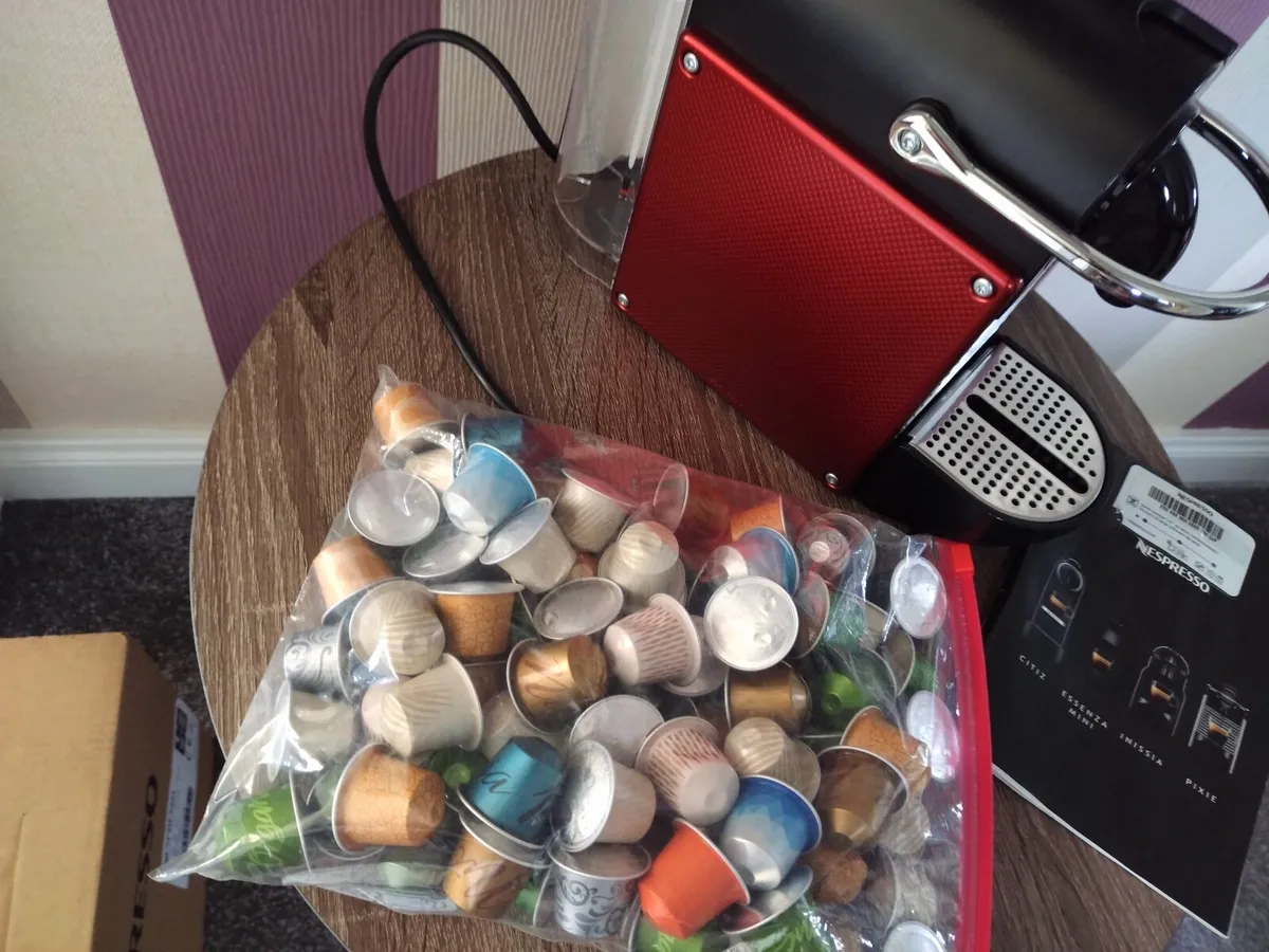 Nespresso Pixie Coffee Machine €100 - Image 4