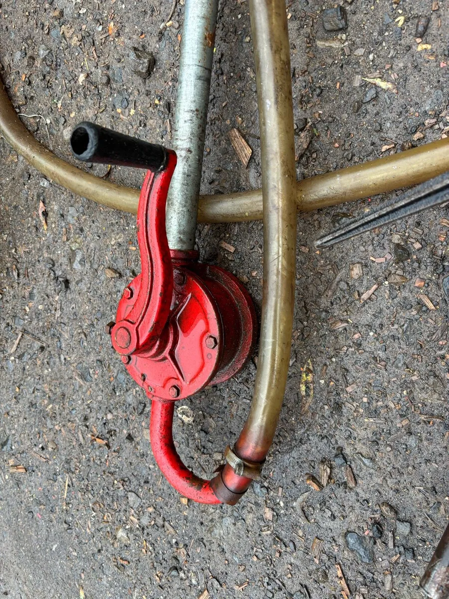 OIL BARREL PUMPS - Image 1