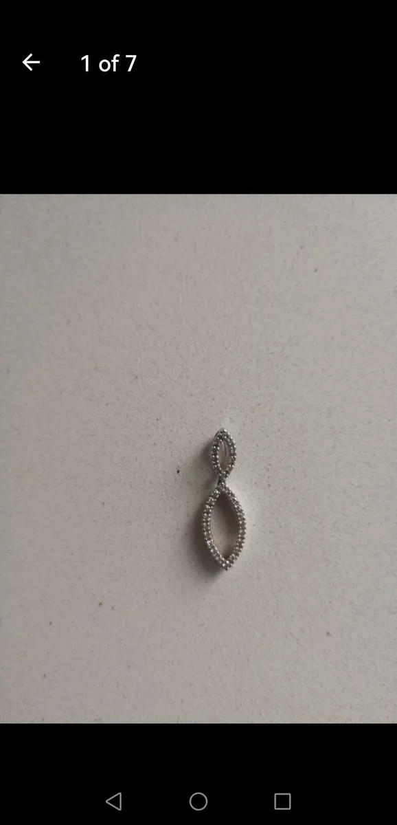 9ct white gold and diamond pendant - Image 1