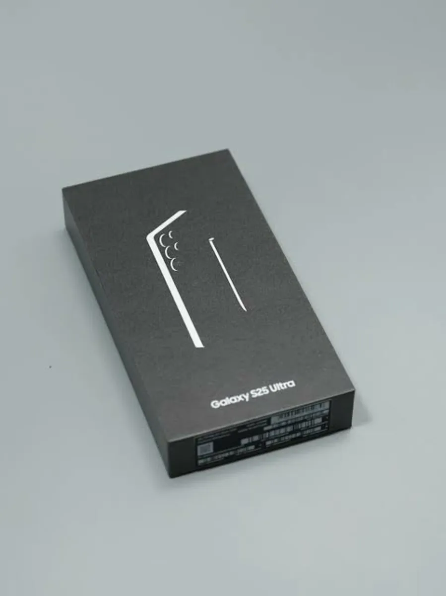 Samsung Galaxy S25 Ultra Unlocked - Image 2