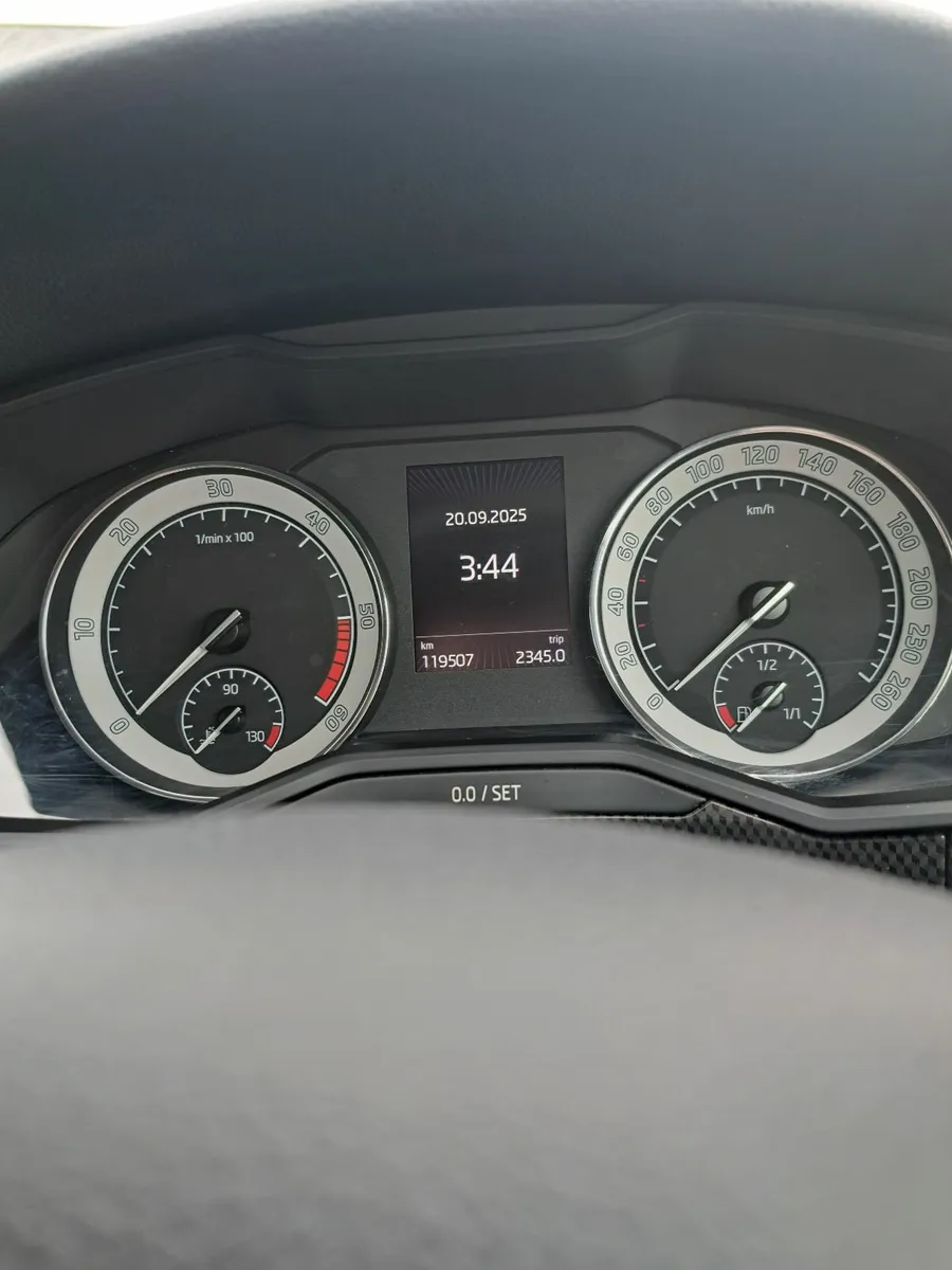 *Rare**2017 Skoda Superb Sportline 190 BHP - Image 3
