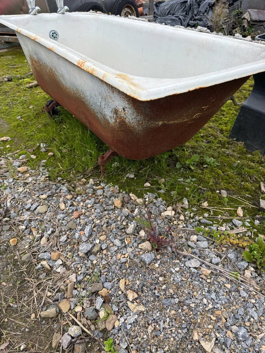 Old Cast Iron Bath - Image 1