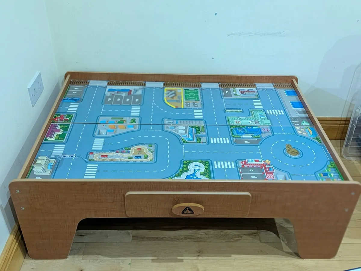 Kids toy table (H x D x W) 40cm x 114.5cm x 82.5cm - Image 3
