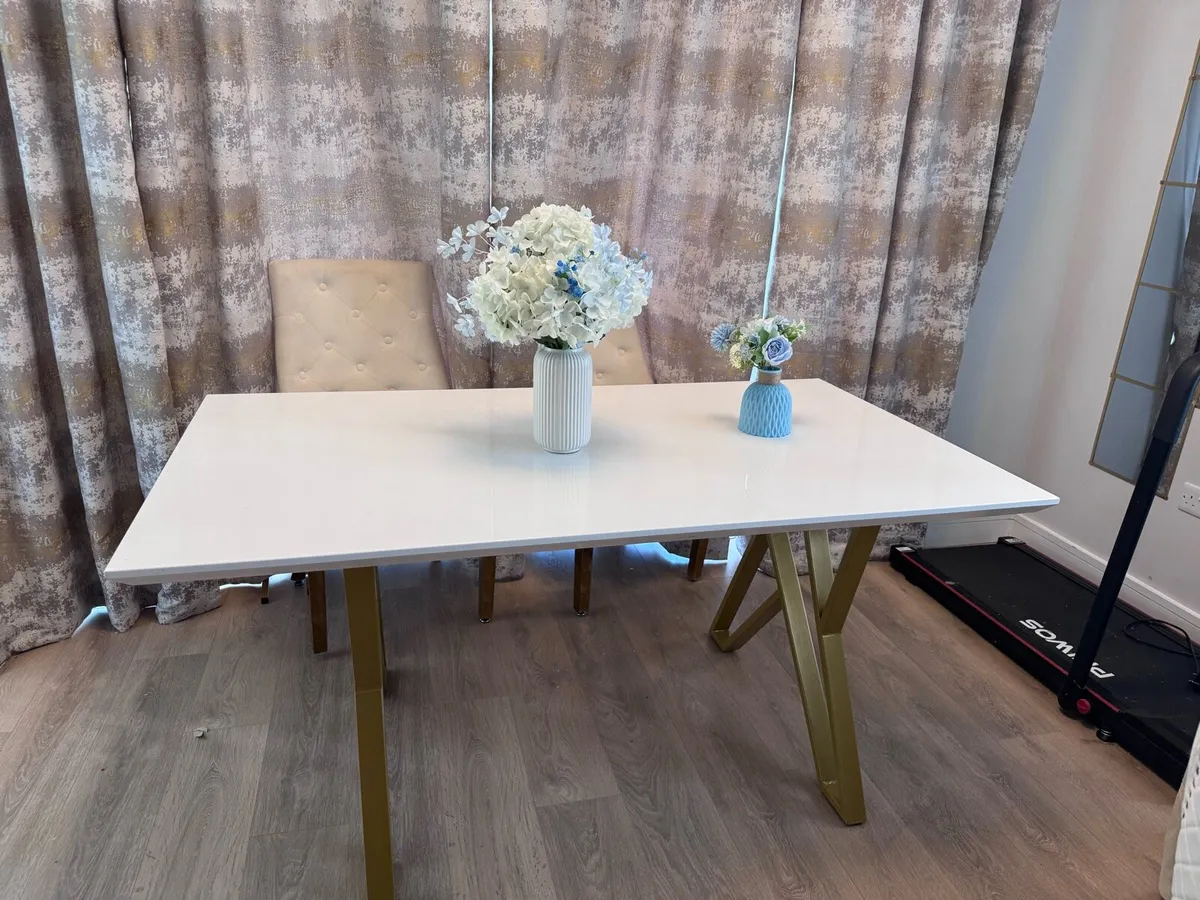 Dinning table