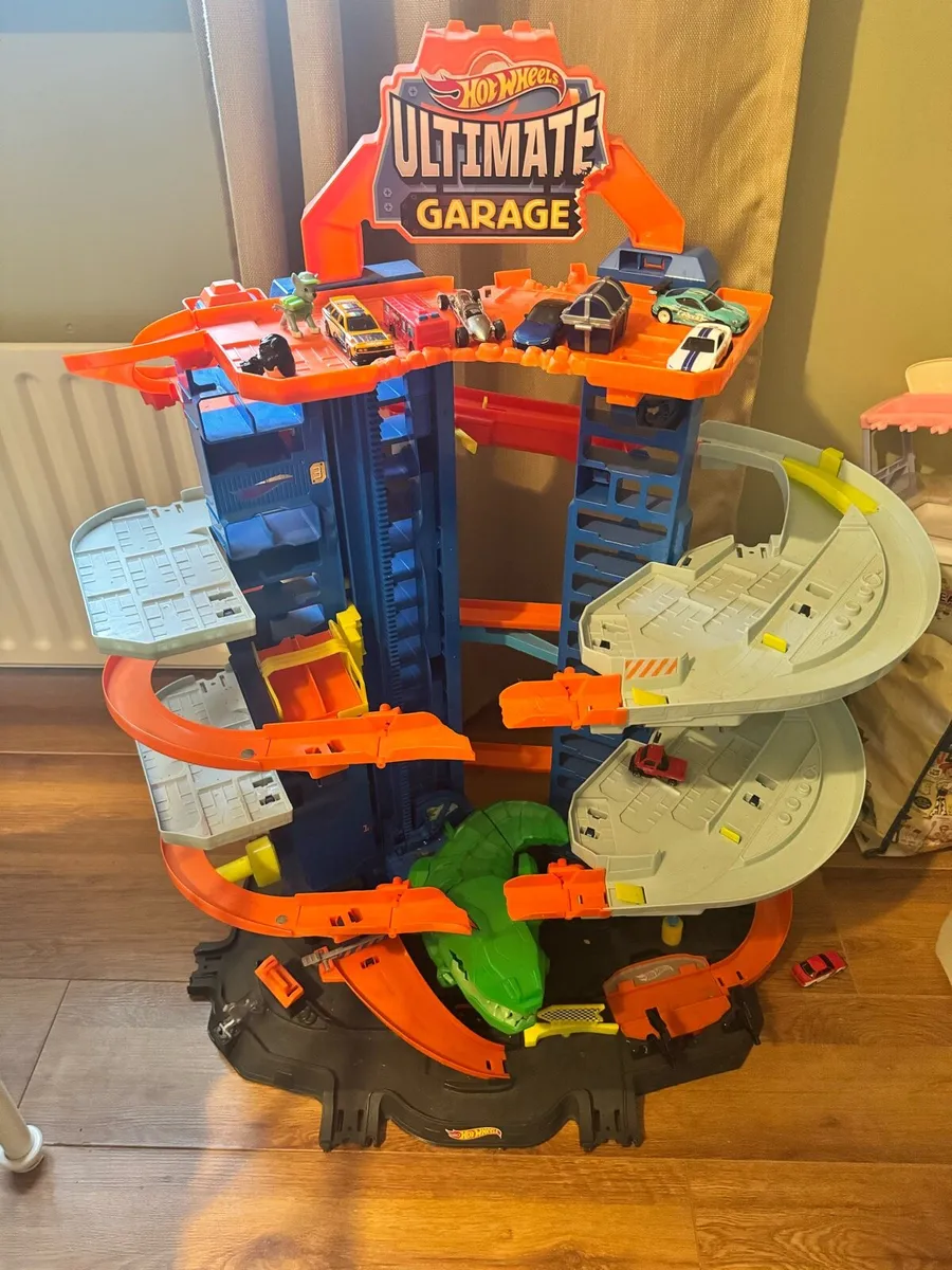 Hot wheels ultimate garage - Image 1