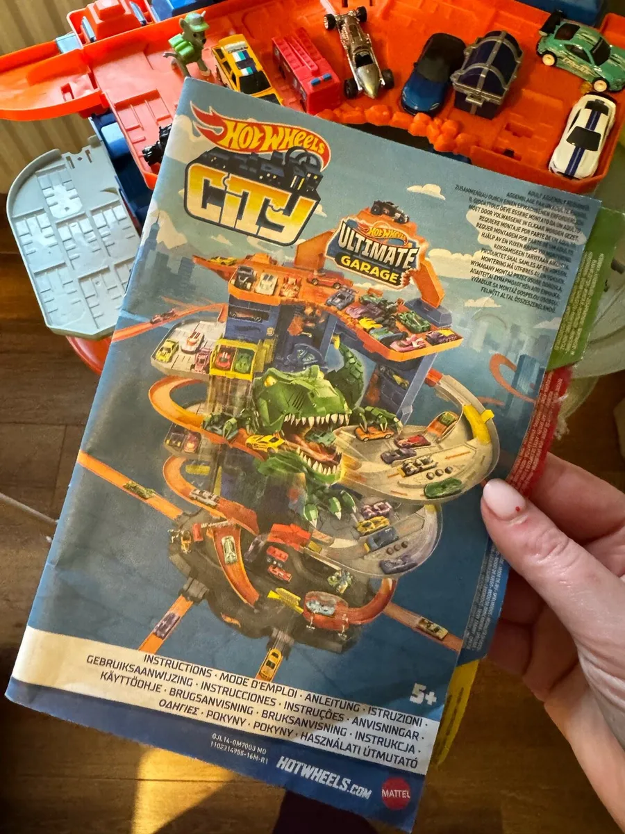 Hot wheels ultimate garage - Image 2