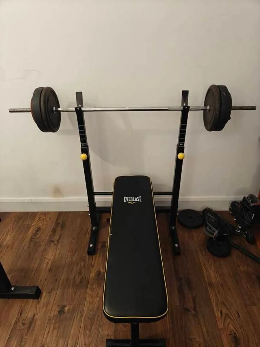 weights rack and bench