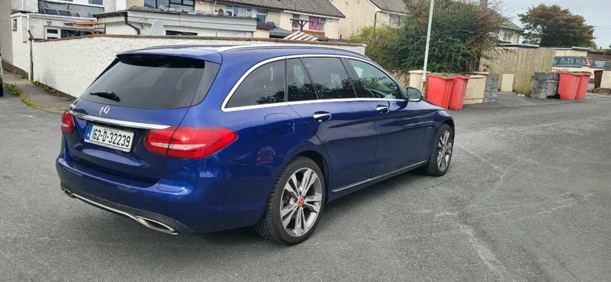 Mercedes Benz C350e 2016 (Plug in hybrid) - Image 4