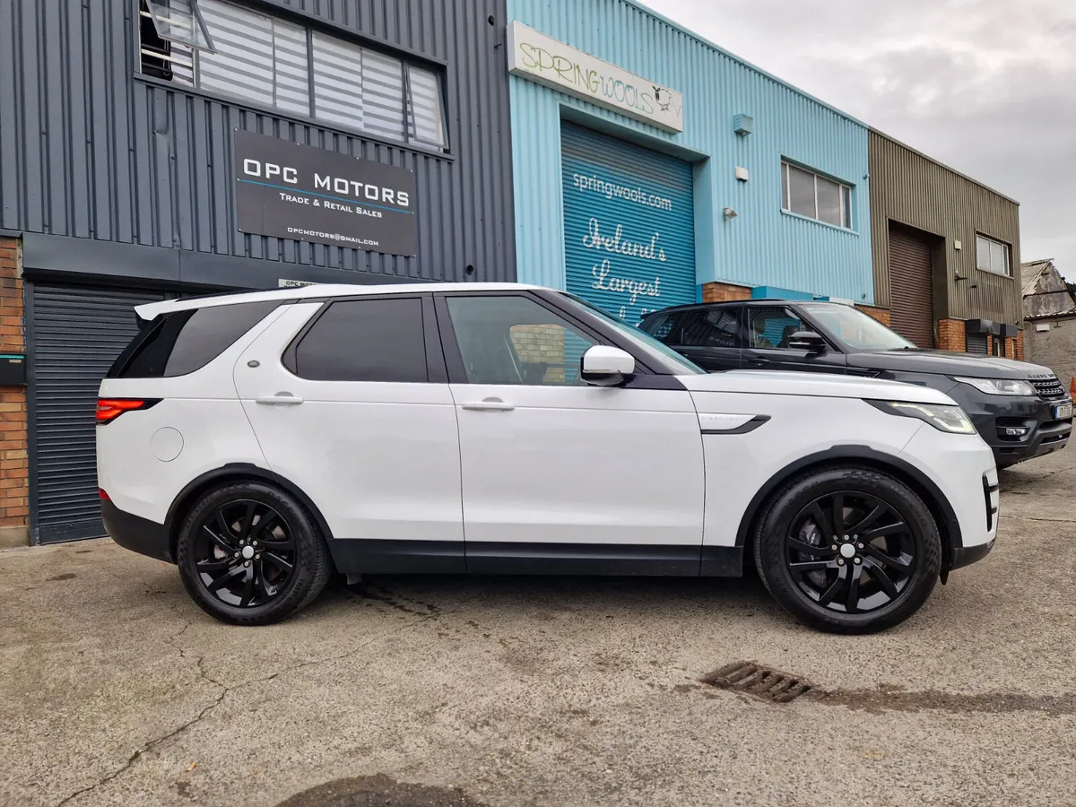 Landrover Discovery HSE 3.0L - Image 2