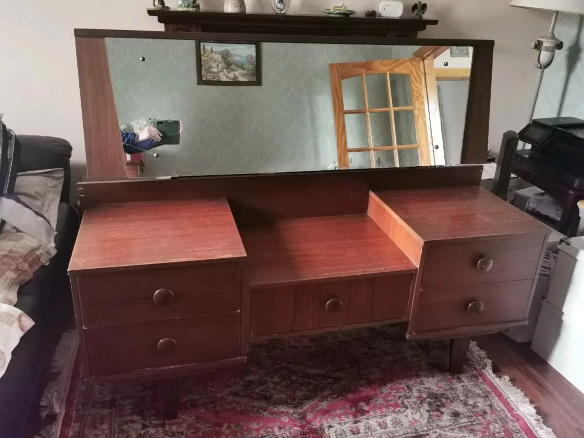 Solid wooden dresser - Image 1