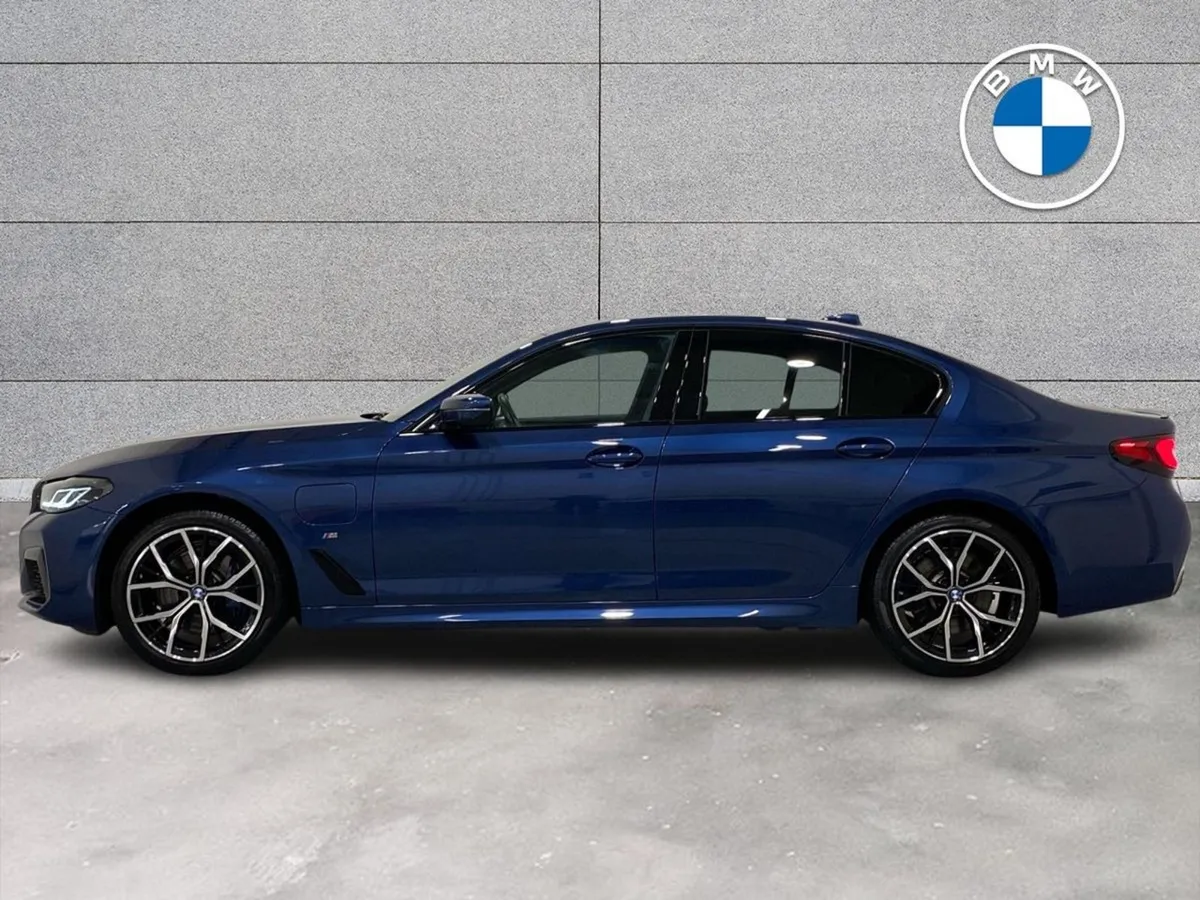 BMW 5 Series 530e M Sport Saloon - Image 4