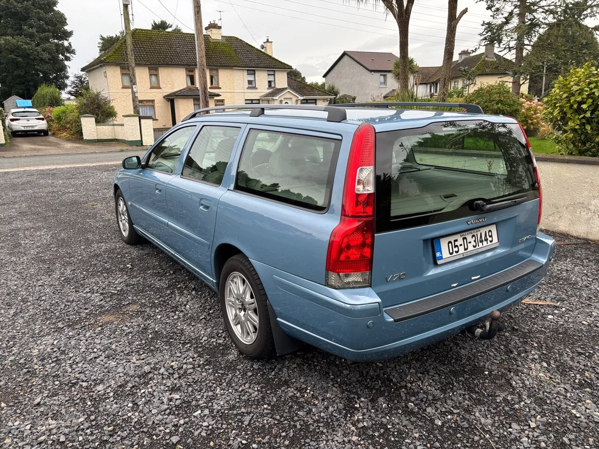 Volvo V70 - Image 2