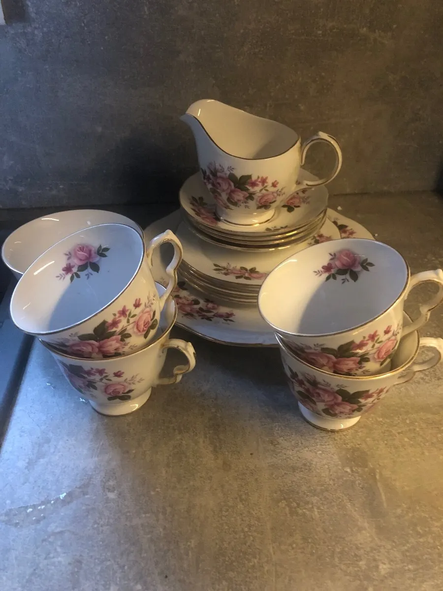 Queen Anne 15 piece tea set - Image 1