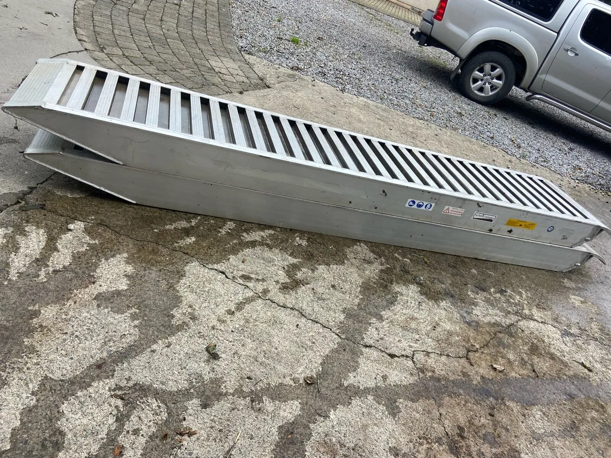 Loading ramps - Image 2