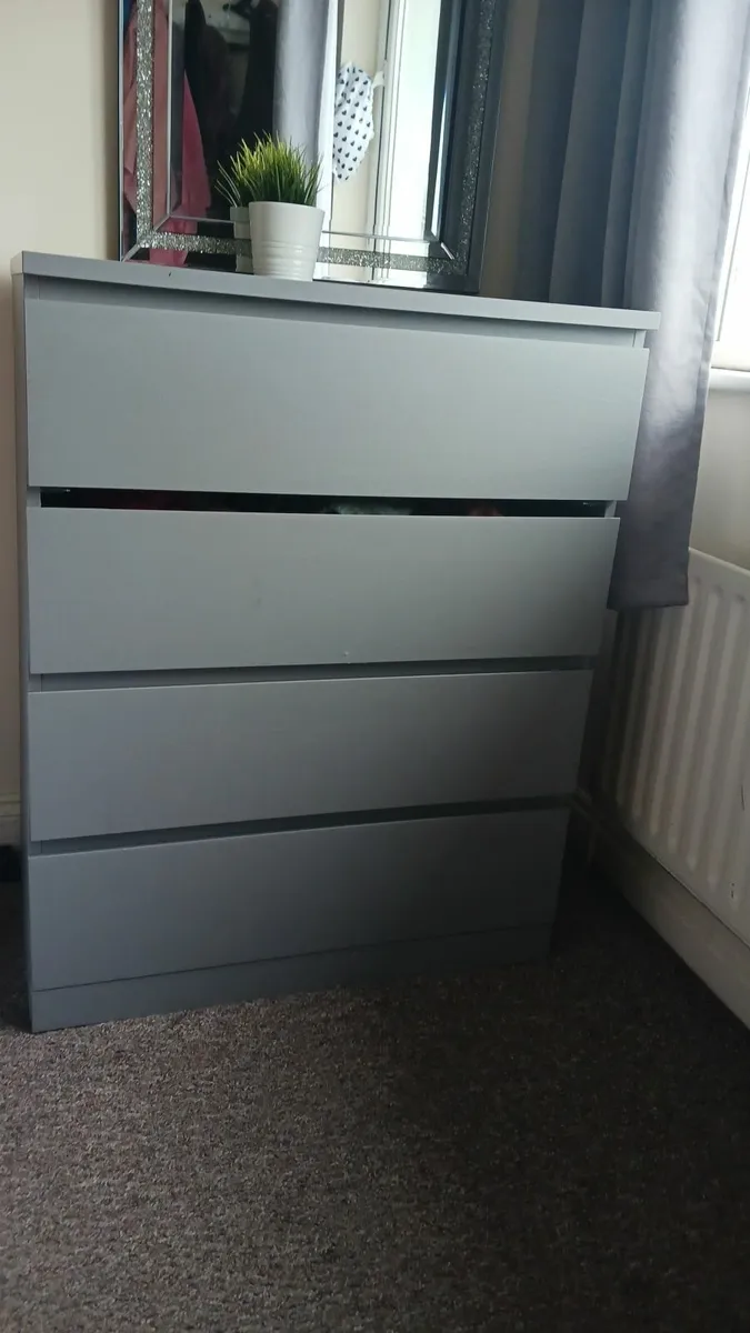 Chest drawers - Image 1
