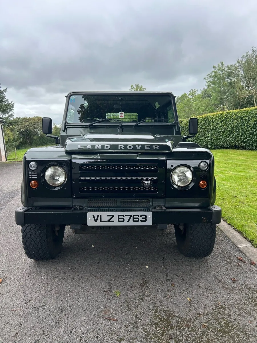 Land Rover Defender 90 - Image 2