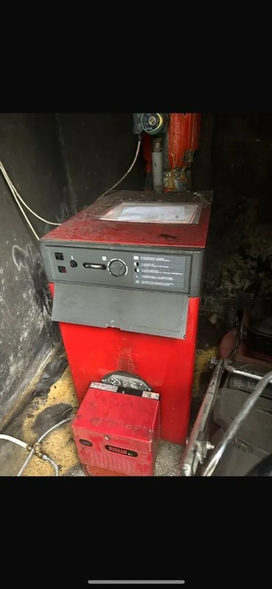 Riello oil boiler - Image 1