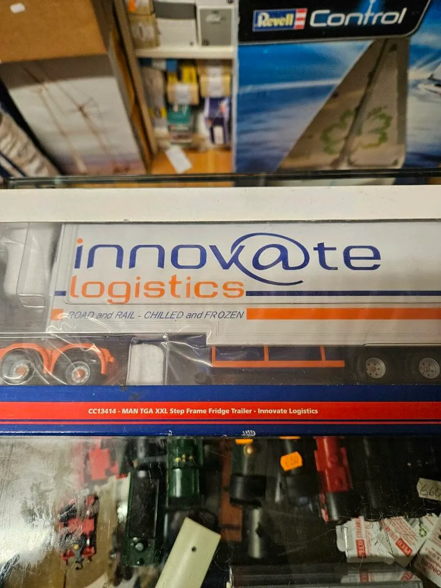 Corgi MAN Tractor Unit and Trailer 1.50 - Image 2