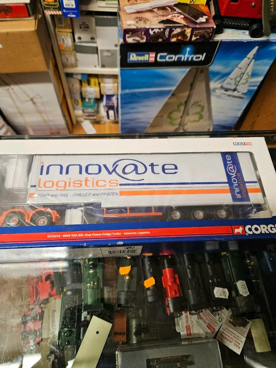 Corgi MAN Tractor Unit and Trailer 1.50 - Image 4
